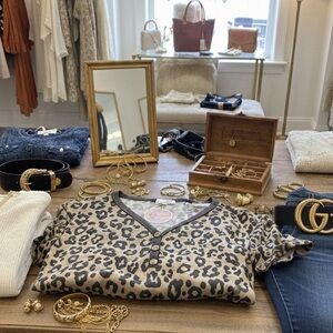 Sweet Lovely by Jen Leopard Print V-Neck Blouse with buttons - size xl